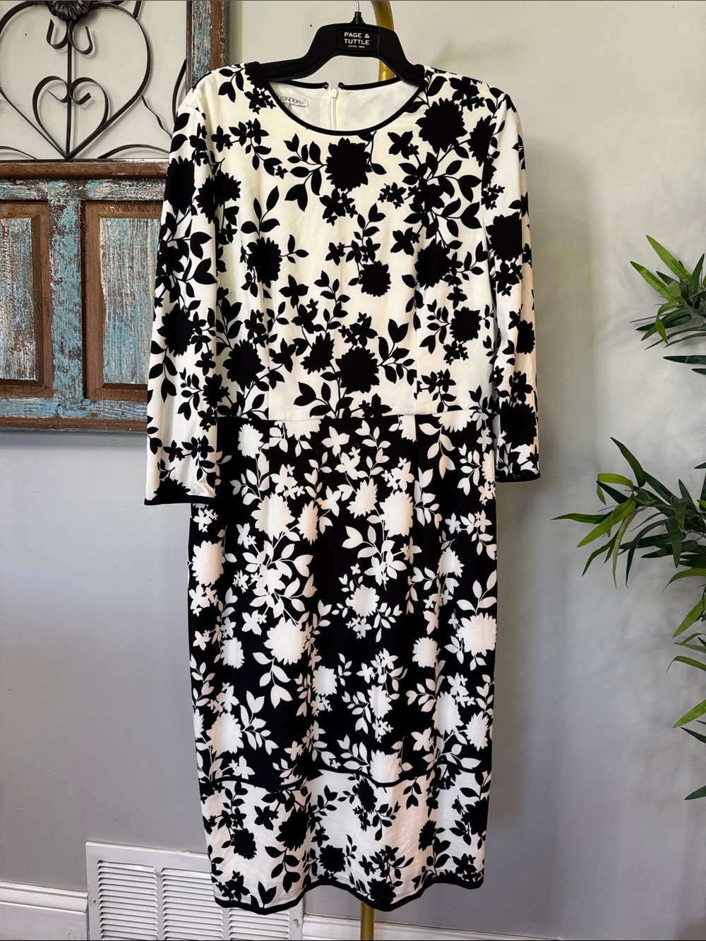 Maggy London Black and White Floral Midi Sheath Dress NWOT 16